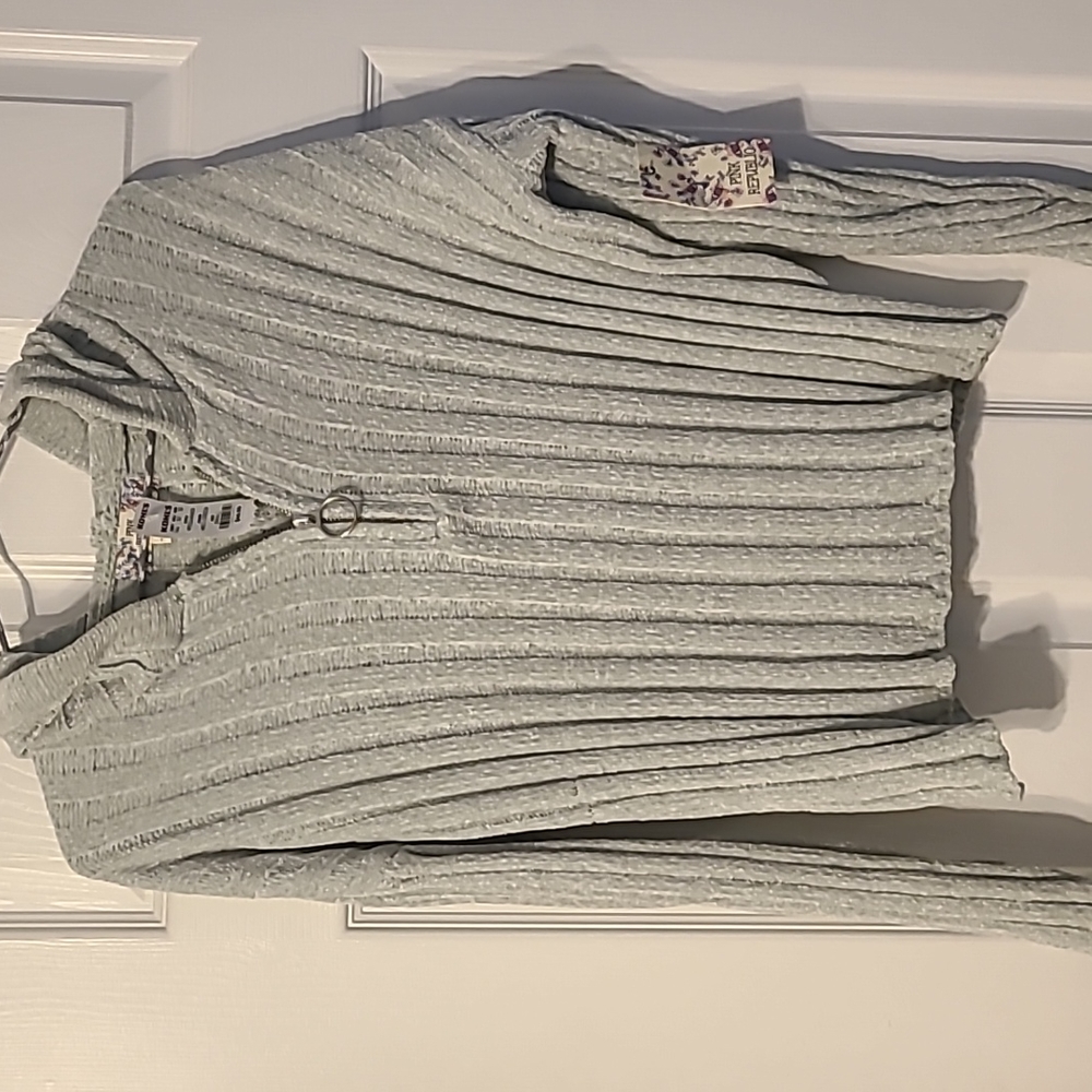 PINK REPUBLIC BRAND JUNIOR WOMEN'S SWEATER MINT GREEN SIZE SMALL - Picture 1 of 14